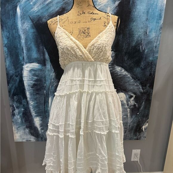 Dresses & Skirts - Elegant Cream Lace Dress